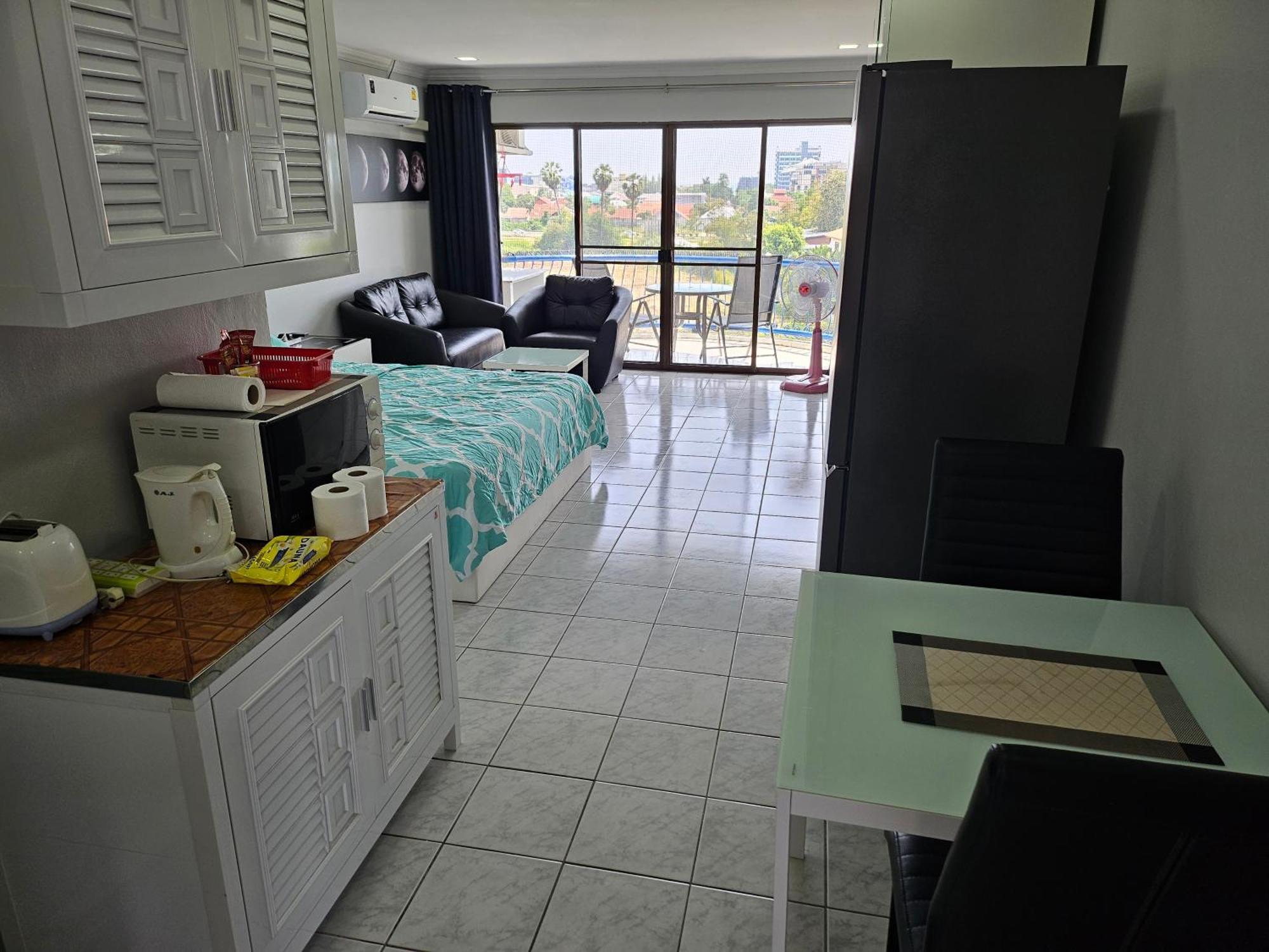 Villa Germania Jomtien Beach Buitenkant foto